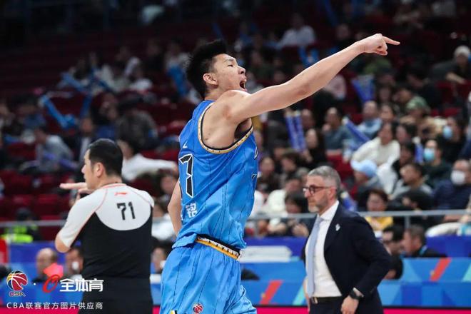 胜利之夜！篮球比赛战绩傲人