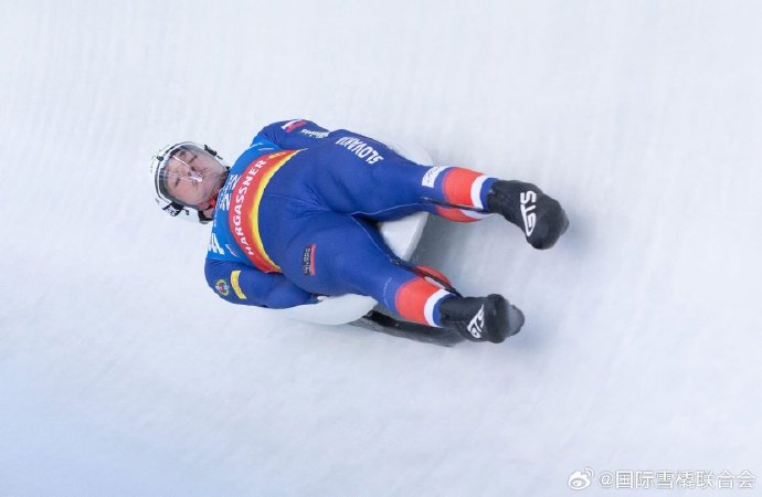瑞士雪橇运动员表现出色摘得银牌