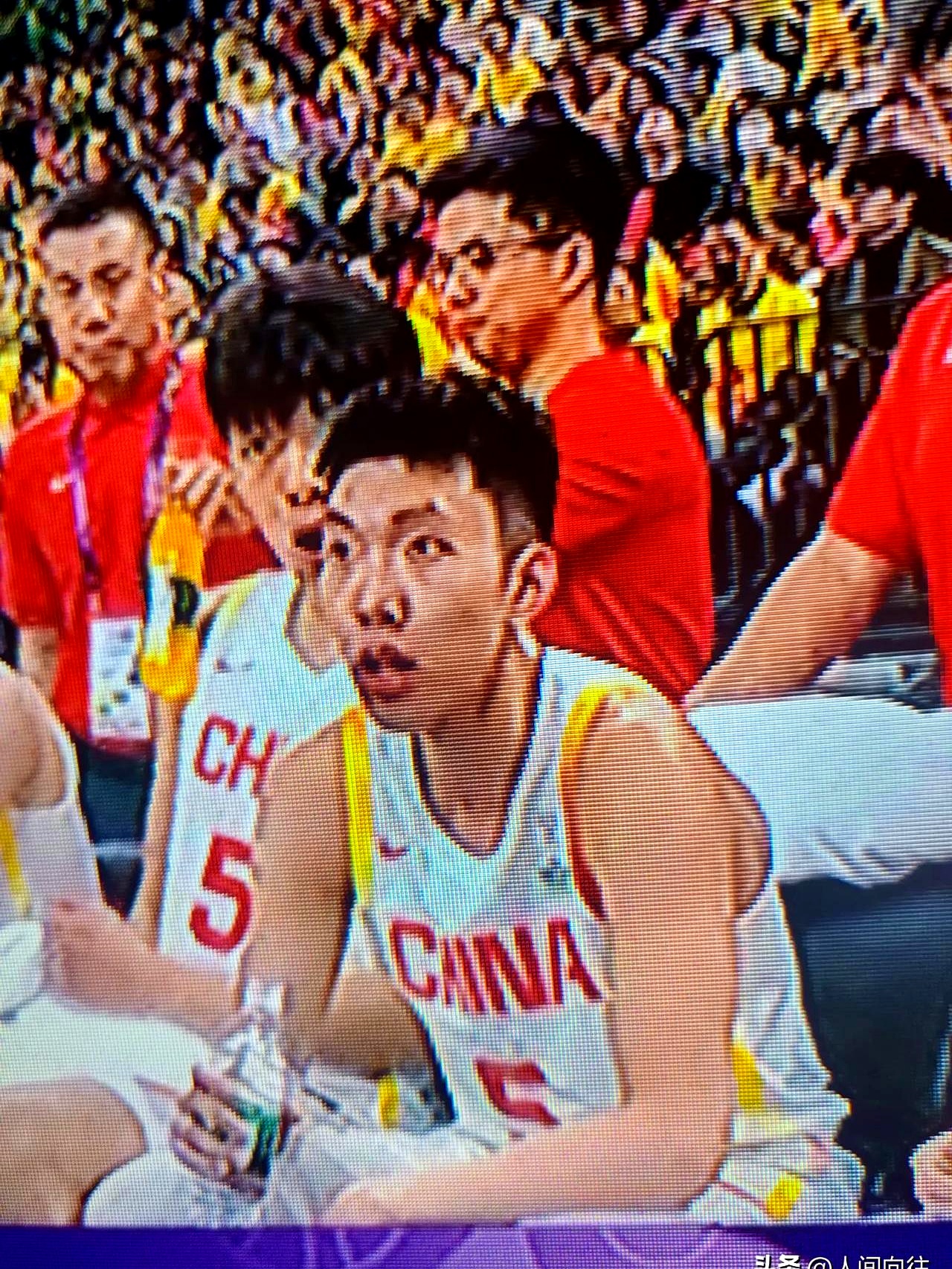 雄鸡翱翔：马德里之争激烈进行，胜负难定
