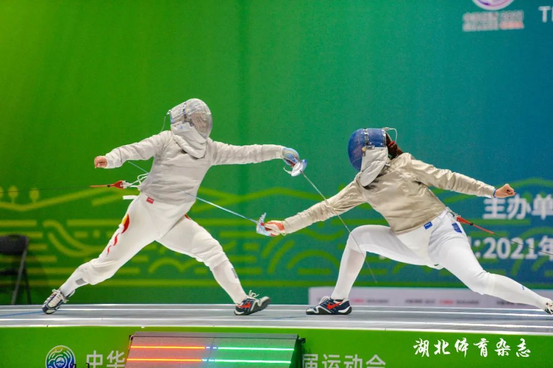 瑞典击剑选手奋勇争先，力夺季军